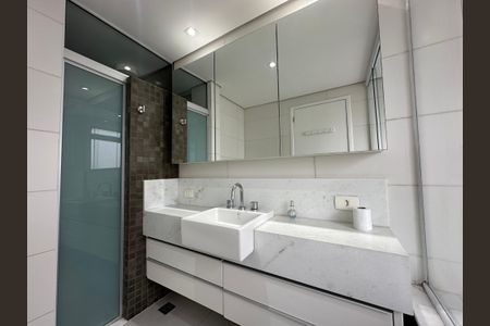 Apartamento à venda com 61m², 2 quartos e 1 vaga Apartamento à venda com 61m², 2 quartos e 1 vagaBanheiro da Suíte