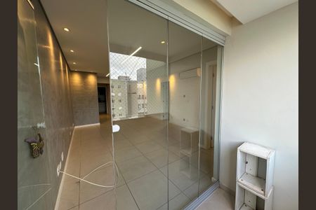 Apartamento à venda com 61m², 2 quartos e 1 vaga Apartamento à venda com 61m², 2 quartos e 1 vagaVaranda Sala