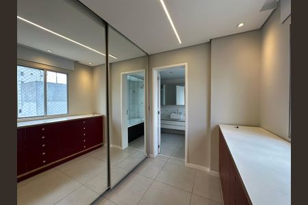 Apartamento à venda com 61m², 2 quartos e 1 vaga Apartamento à venda com 61m², 2 quartos e 1 vagaSuíte