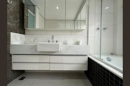 Apartamento à venda com 61m², 2 quartos e 1 vaga Apartamento à venda com 61m², 2 quartos e 1 vagaBanheiro da Suíte