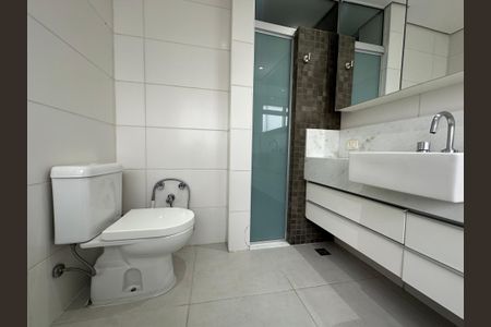 Apartamento à venda com 61m², 2 quartos e 1 vaga Apartamento à venda com 61m², 2 quartos e 1 vagaBanheiro da Suíte