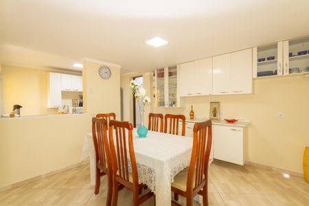 Casa à venda com 172m², 3 quartos e 3 vagas Casa à venda com 172m², 3 quartos e 3 vagasCopa