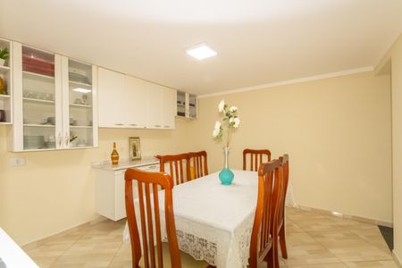 Casa à venda com 172m², 3 quartos e 3 vagas Casa à venda com 172m², 3 quartos e 3 vagasCopa