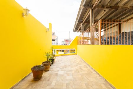 Casa à venda com 172m², 3 quartos e 3 vagas Casa à venda com 172m², 3 quartos e 3 vagasTerraço