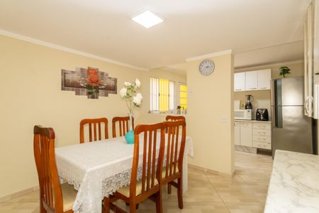 Casa à venda com 172m², 3 quartos e 3 vagas Casa à venda com 172m², 3 quartos e 3 vagasCopa