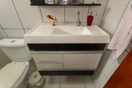 Casa à venda com 172m², 3 quartos e 3 vagas Casa à venda com 172m², 3 quartos e 3 vagasBanheiro da Suíte 2