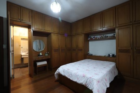 Casa à venda com 338m², 3 quartos e 8 vagasSuíte Master