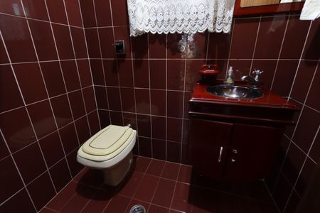 Casa à venda com 338m², 3 quartos e 8 vagasLavabo