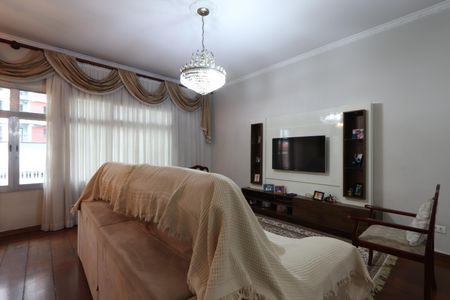 Casa à venda com 338m², 3 quartos e 8 vagasSala