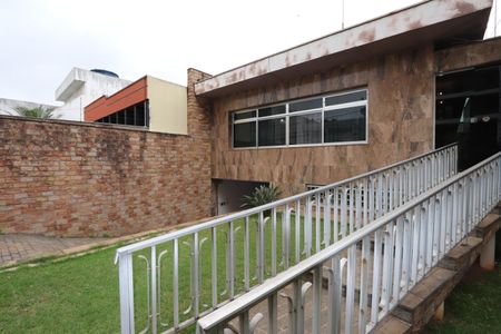 Casa à venda com 338m², 3 quartos e 8 vagasJardim