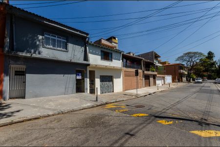Casa à venda com 60m², 1 quarto e sem vaga Casa à venda com 60m², 1 quarto e sem vagaFachada