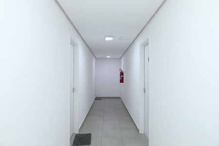 Apartamento para alugar com 38m², 2 quartos e sem vagaÁrea comum - Saguão do andar