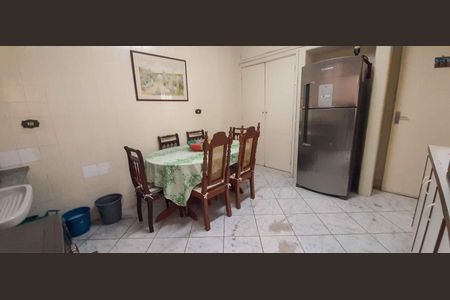 Casa à venda com 292m², 5 quartos e 4 vagas Casa à venda com 292m², 5 quartos e 4 vagasÁrea de Serviço