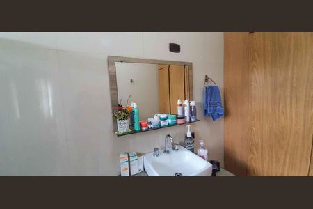 Casa à venda com 292m², 5 quartos e 4 vagas Casa à venda com 292m², 5 quartos e 4 vagasBanheiro da Suíte