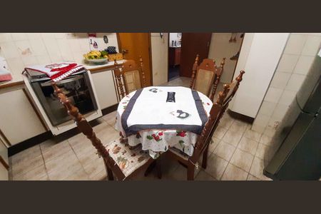 Casa à venda com 292m², 5 quartos e 4 vagas Casa à venda com 292m², 5 quartos e 4 vagasCozinha