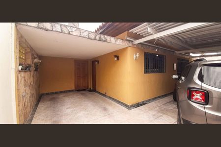 Casa à venda com 292m², 5 quartos e 4 vagas Casa à venda com 292m², 5 quartos e 4 vagasGaragem