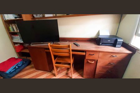 Casa à venda com 292m², 5 quartos e 4 vagas Casa à venda com 292m², 5 quartos e 4 vagasQuarto 1