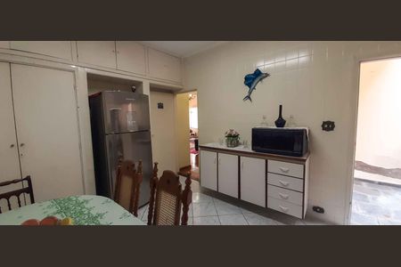 Casa à venda com 292m², 5 quartos e 4 vagas Casa à venda com 292m², 5 quartos e 4 vagasÁrea de Serviço