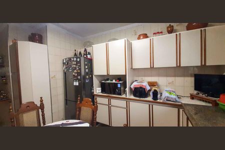 Casa à venda com 292m², 5 quartos e 4 vagas Casa à venda com 292m², 5 quartos e 4 vagasCozinha