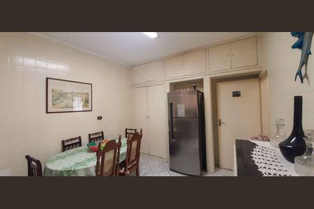 Casa à venda com 292m², 5 quartos e 4 vagas Casa à venda com 292m², 5 quartos e 4 vagasÁrea de Serviço