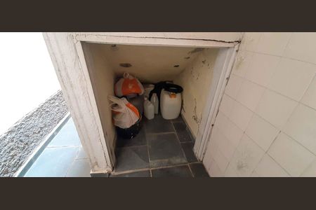 Casa à venda com 292m², 5 quartos e 4 vagas Casa à venda com 292m², 5 quartos e 4 vagasDepósito