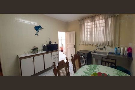 Casa à venda com 292m², 5 quartos e 4 vagas Casa à venda com 292m², 5 quartos e 4 vagasÁrea de Serviço