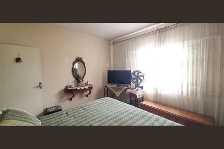 Casa à venda com 292m², 5 quartos e 4 vagas Casa à venda com 292m², 5 quartos e 4 vagasSuíte