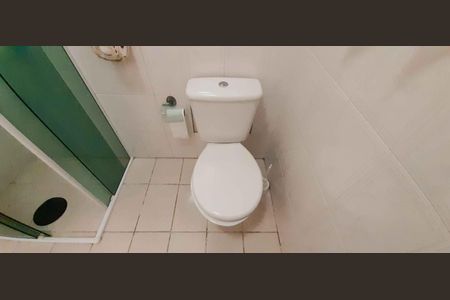 Casa à venda com 292m², 5 quartos e 4 vagas Casa à venda com 292m², 5 quartos e 4 vagasBanheiro 2