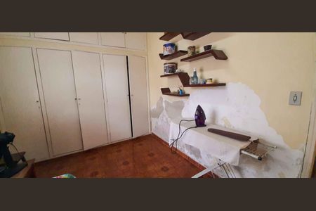 Casa à venda com 292m², 5 quartos e 4 vagas Casa à venda com 292m², 5 quartos e 4 vagasQuarto 3