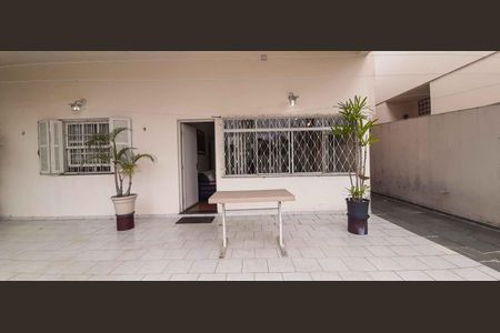 Casa à venda com 292m², 5 quartos e 4 vagas Casa à venda com 292m², 5 quartos e 4 vagasÁrea comum