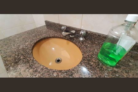 Casa à venda com 292m², 5 quartos e 4 vagas Casa à venda com 292m², 5 quartos e 4 vagasBanheiro Social