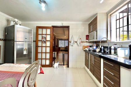 Casa à venda com 140m², 3 quartos e 2 vagas Casa à venda com 140m², 3 quartos e 2 vagasCozinha