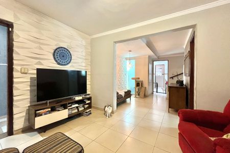 Casa à venda com 140m², 3 quartos e 2 vagas Casa à venda com 140m², 3 quartos e 2 vagasSala