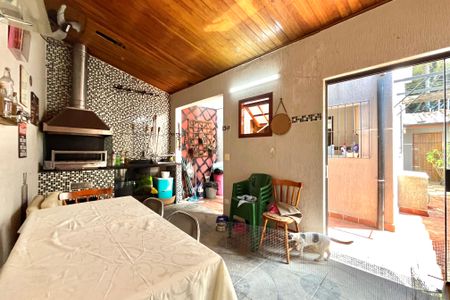 Casa à venda com 140m², 3 quartos e 2 vagas Casa à venda com 140m², 3 quartos e 2 vagasÁrea externa