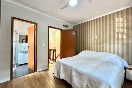 Casa à venda com 140m², 3 quartos e 2 vagas Casa à venda com 140m², 3 quartos e 2 vagasSuíte