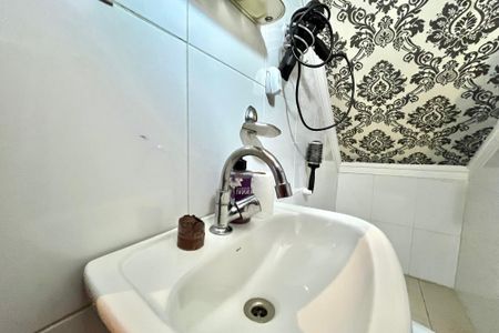 Casa à venda com 140m², 3 quartos e 2 vagas Casa à venda com 140m², 3 quartos e 2 vagasLavabo