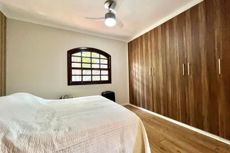 Casa à venda com 140m², 3 quartos e 2 vagas Casa à venda com 140m², 3 quartos e 2 vagasSuíte