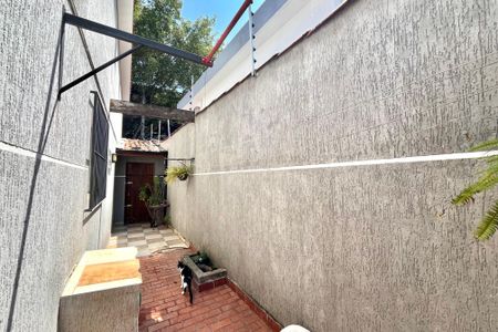 Casa à venda com 140m², 3 quartos e 2 vagas Casa à venda com 140m², 3 quartos e 2 vagasQuintal