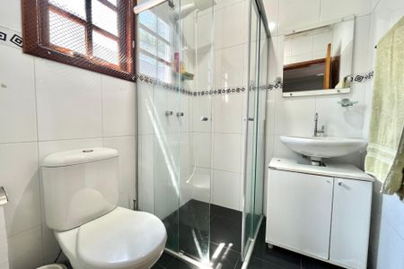 Casa à venda com 140m², 3 quartos e 2 vagas Casa à venda com 140m², 3 quartos e 2 vagasBanheiro da Suíte