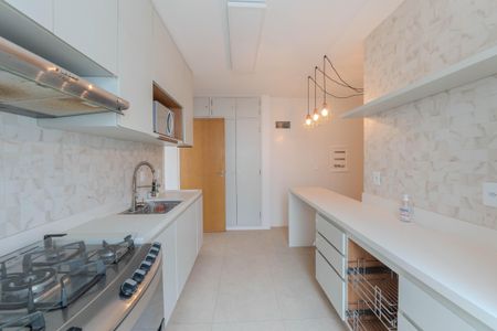 Apartamento à venda com 120m², 4 quartos e 1 vagaCozinha