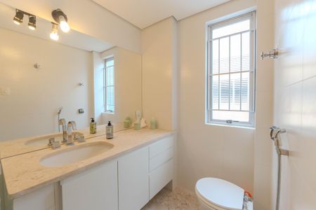 Apartamento à venda com 120m², 4 quartos e 1 vagaBanheiro da Suíte 