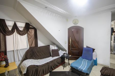 Casa à venda com 150m², 3 quartos e 2 vagasSala