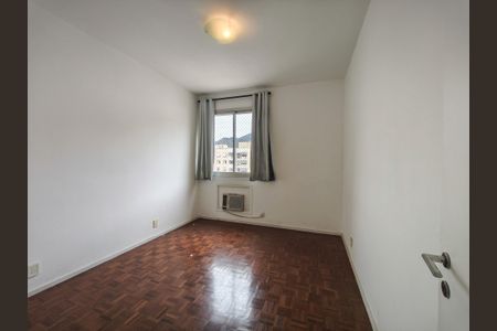 Apartamento à venda com 110m², 3 quartos e 1 vagaQuarto 2