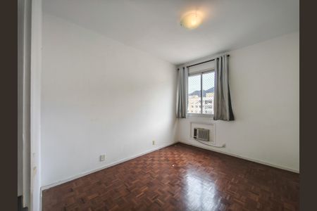 Apartamento à venda com 110m², 3 quartos e 1 vagaQuarto 2