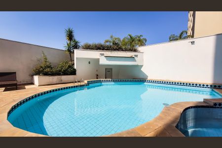 Apartamento à venda com 86m², 3 quartos e 2 vagas Apartamento à venda com 86m², 3 quartos e 2 vagasÁrea comum - Piscina