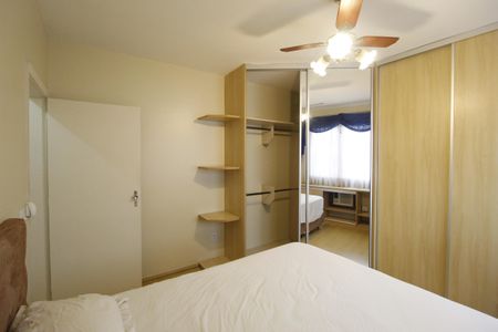 Quarto 1 de apartamento à venda com 1 quarto, 52m² em Santa Cecília, Porto Alegre