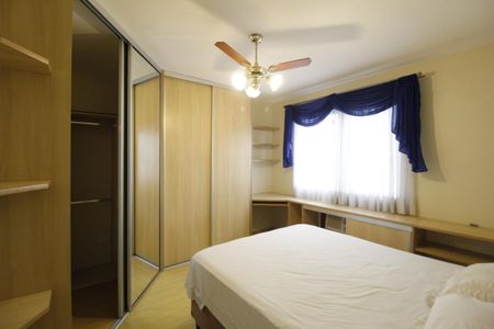 Quarto 1 de apartamento à venda com 1 quarto, 52m² em Santa Cecília, Porto Alegre