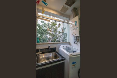 Apartamento à venda com 60m², 3 quartos e 1 vagaÁrea de Serviço