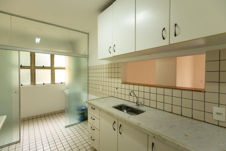 Cozinha de apartamento para alugar com 3 quartos, 74m² em Vila Sofia, São Paulo