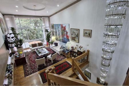 Casa à venda com 4 quartos, 290m² em Vila Progredior, São Paulo